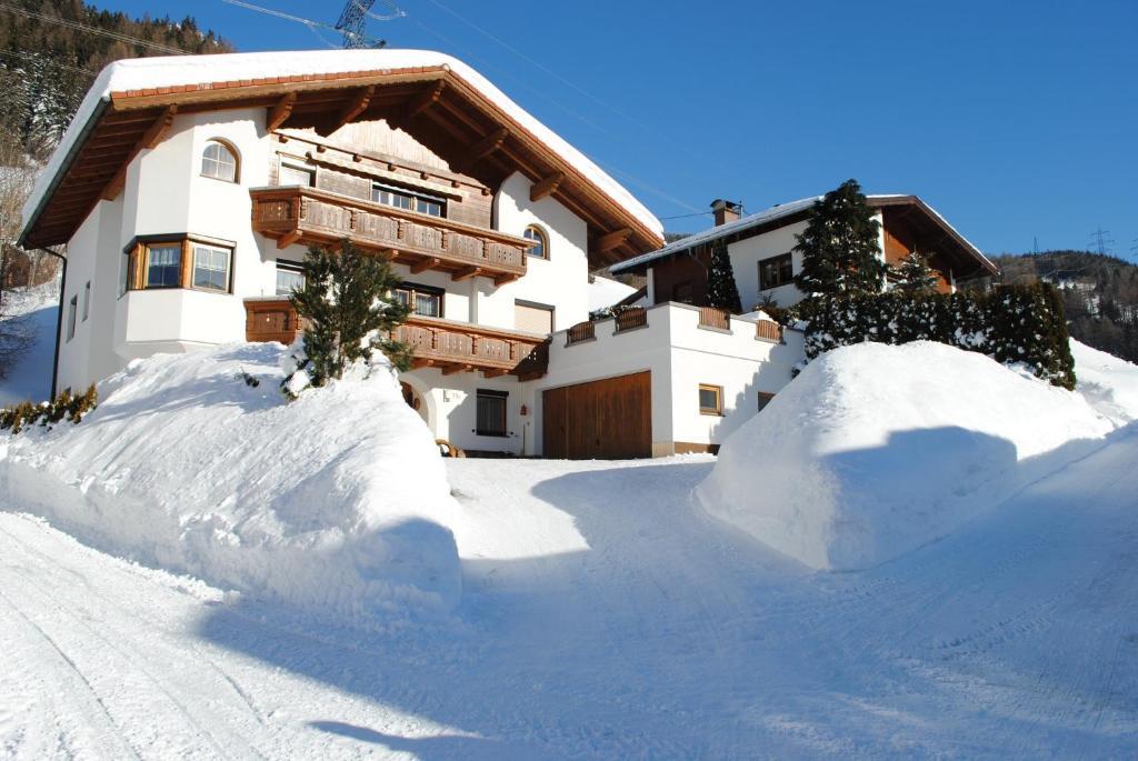 Apartment Maierhof Flirsch Exterior foto